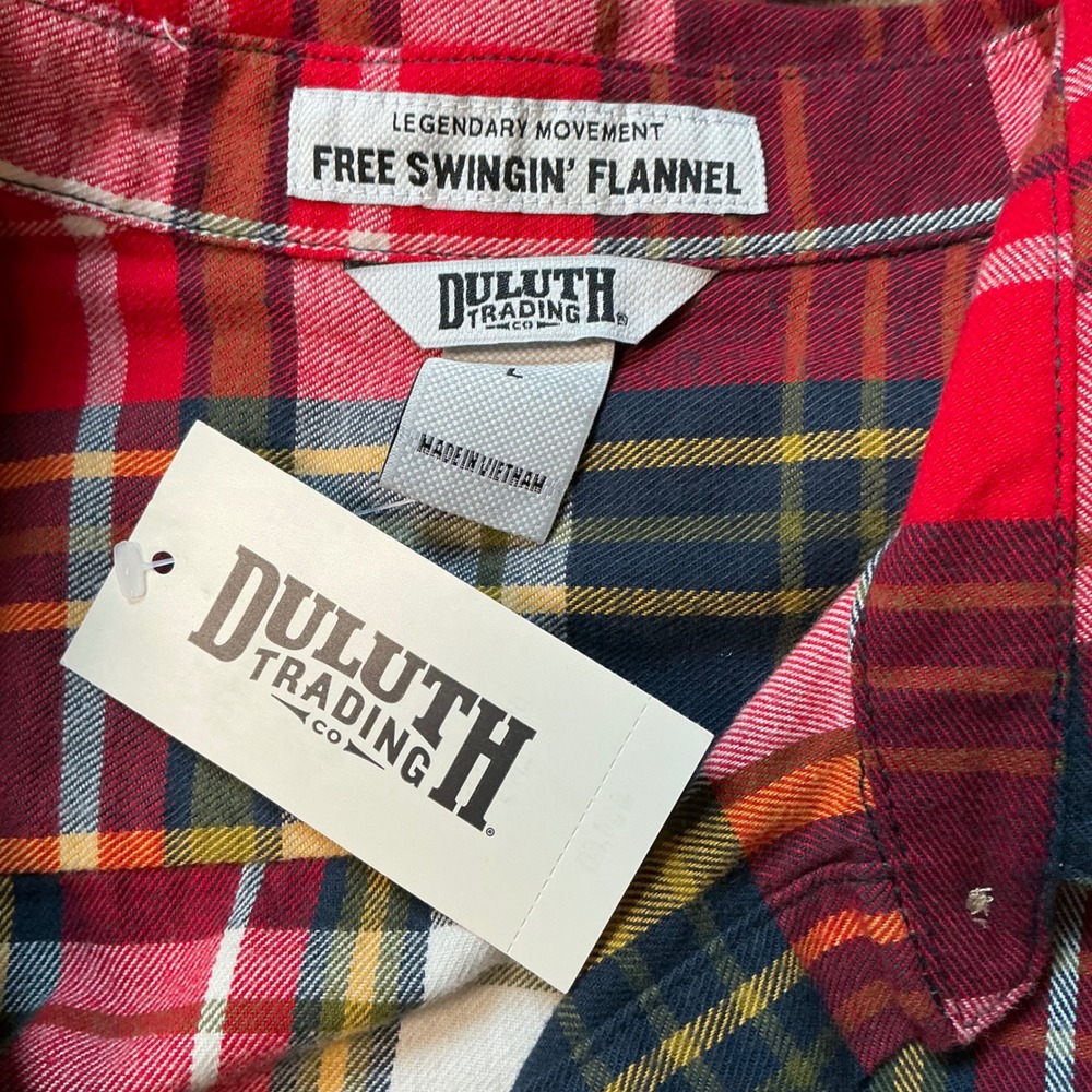 Duluth Trading Co Flannel Shirt Mens L Red Plaid Free Swingin' Cotton NWT - Picture 5 of 7